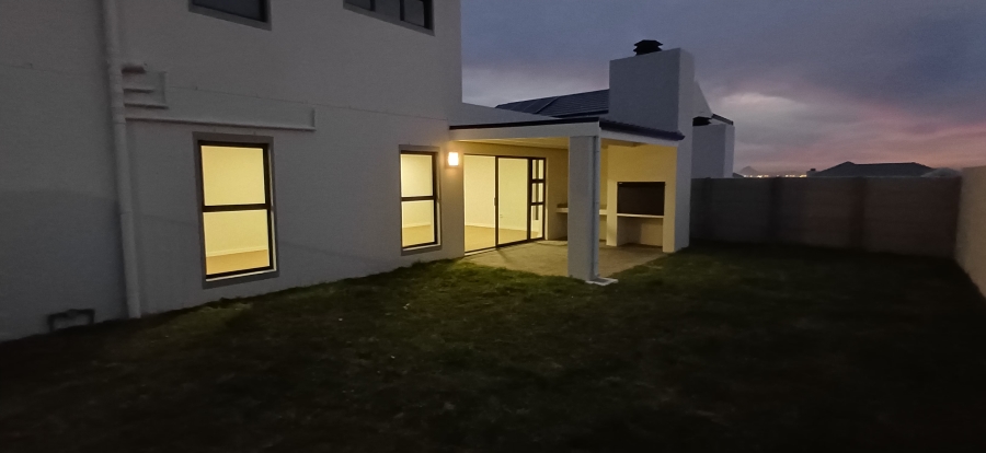 To Let 3 Bedroom Property for Rent in Jakarandas Western Cape